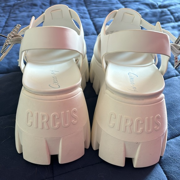 NWOT and Box white Circus By Sam Edelman Fisherman Sandals - Picture 3 of 6